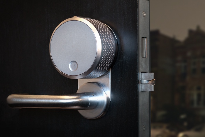 August Smart Lock mit Google Home verschlie\u00dfen