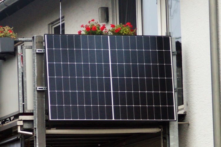 Un mini impianto solare può fornire elettricità anche in inverno